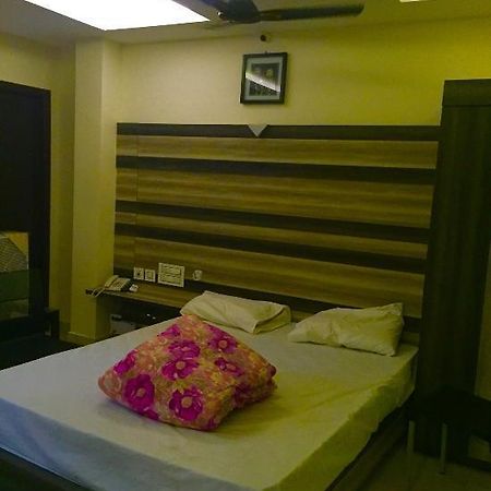 ホテルDevibala Residency Villupuram エクステリア 写真