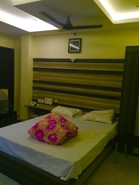 ホテルDevibala Residency Villupuram エクステリア 写真